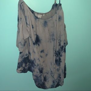 Cute flowy american eagle top